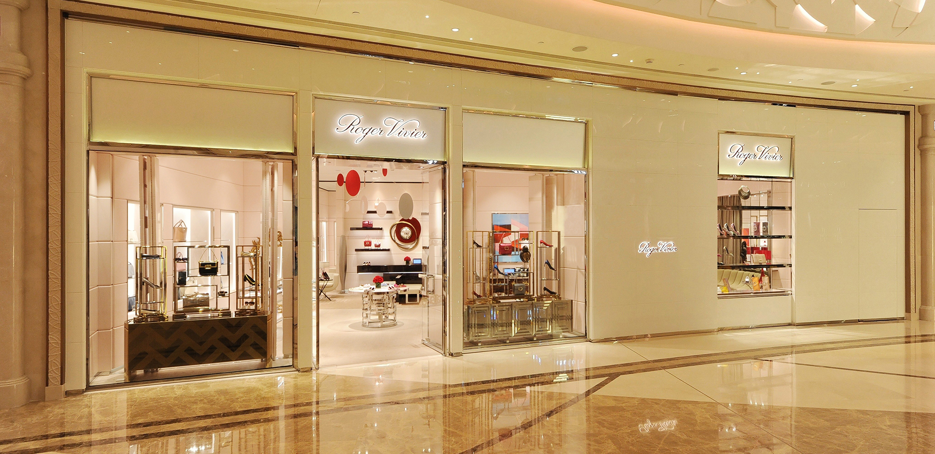 ロジェ・ヴィヴィエ (Roger Vivier) | Galaxy Resort, the World-Class